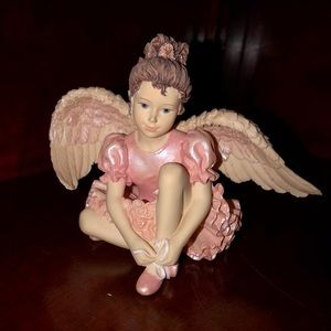 Beautiful Ballerina Angel / Dancer Figurine